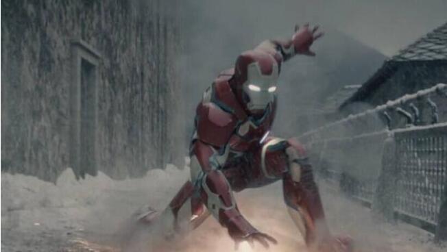 《钢铁侠3》最后托尼把反应堆摘了,为什么后面