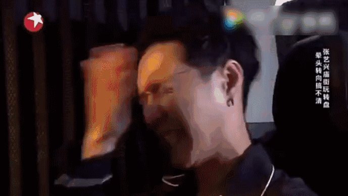 最后张艺兴在镜头前面也是哭了,表示自己对男生的强吻实在是防不胜防!