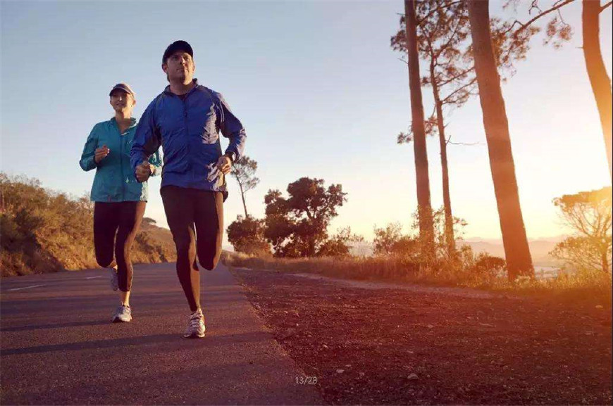 跑步对身体有益,在什么时间段跑最好呢?说出来