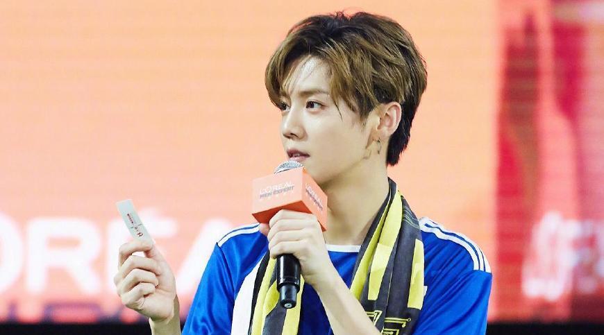 鹿晗参加足球联谊赛,进球数高达7次,展现型男