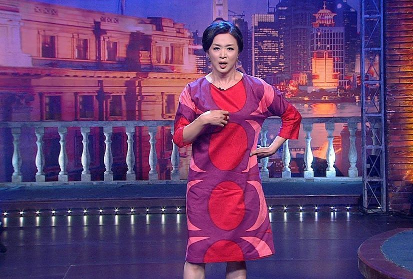 金星泳装照曝光,老公汉斯看的目不转睛,这身材真女人也比不上啊