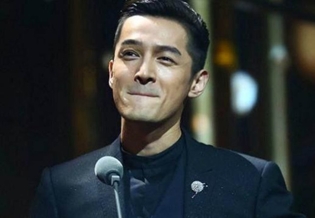 胡歌不敌李易峰,金鹰奖擦肩而过,网友:看不懂的