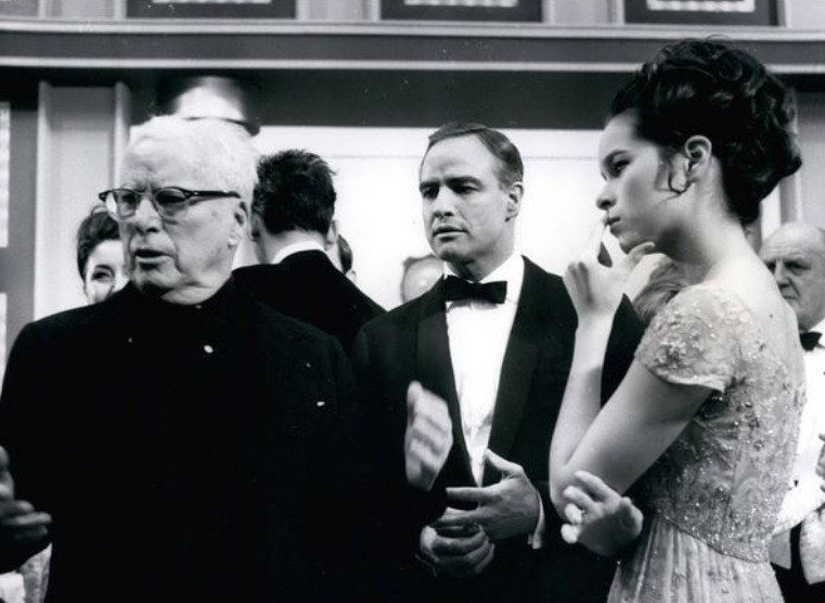 马龙·白兰度:曾是当红小鲜肉,最终成为美国好