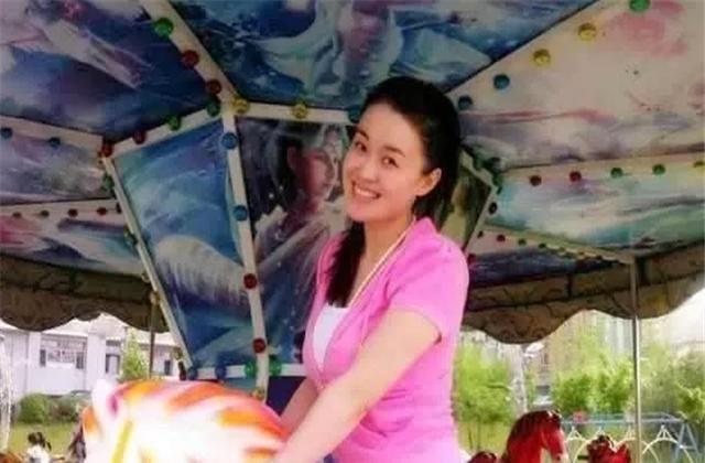 赵本山的女徒弟们,关婷娜最美,她家庭幸福,她却