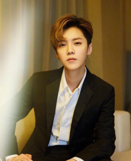 杨幂被上边盯得很紧?鹿晗掉代言?唐嫣从不降