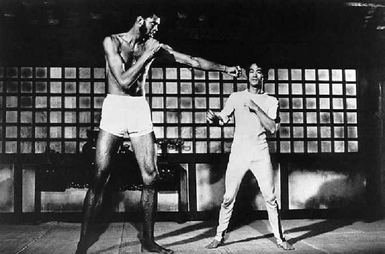 李小龙从小开始打架,老师说他没出息,网友:这老