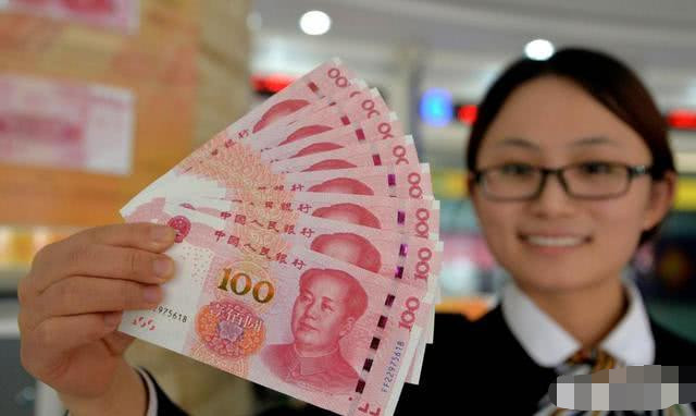 把一万元放在银行定期存储一年,两年之后取利