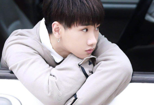 九零后最喜欢的网络歌手,他们的歌很非主流可