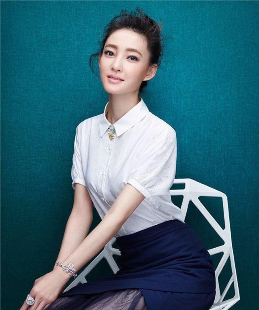 素颜女神王丽坤,还有一身舞蹈功底,身材好会穿