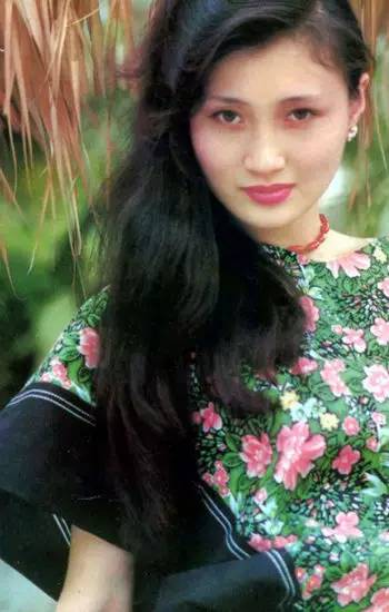 校花校草是青春里最大的事儿