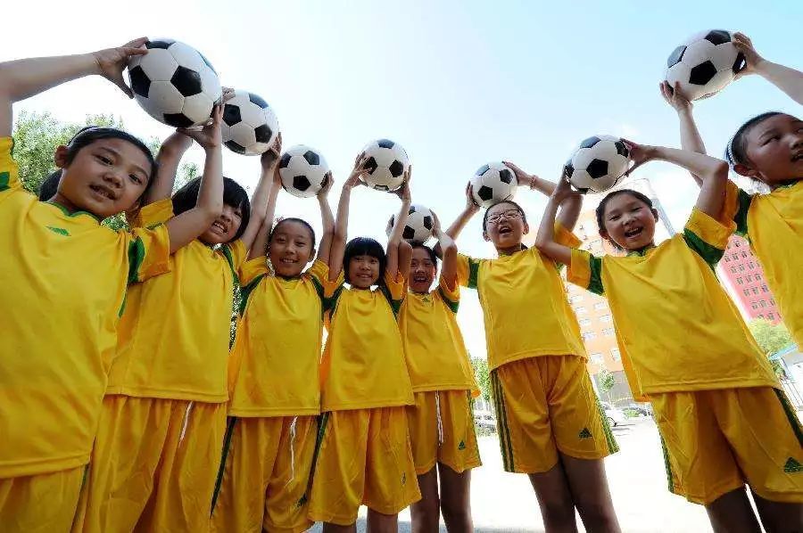 足球在少年,我区新增7所南京校园足球特色学校