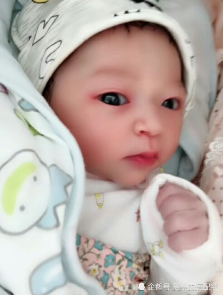 看完吴迪的女儿小九!打破文静整容传闻!网友:牌