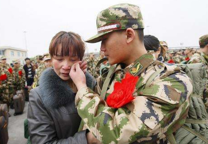 新兵入伍后,家属多久才能前去探望?为什么部队
