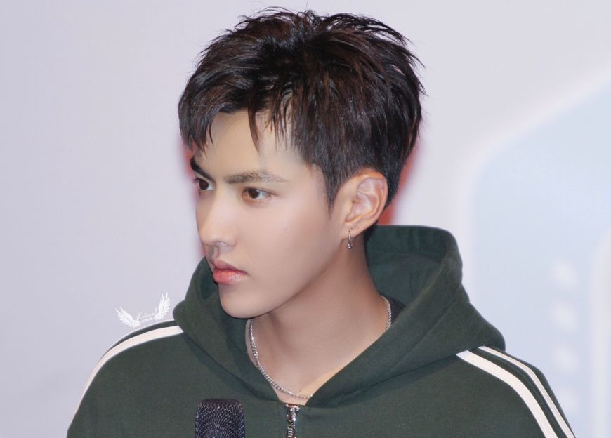 个时代的偶像对比,一个28岁一个37岁,汪东城和