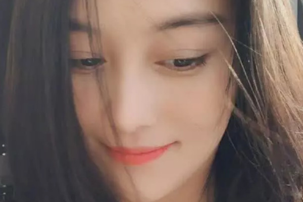 张馨予剪发晒美照,网友:老公视角,美出新高度