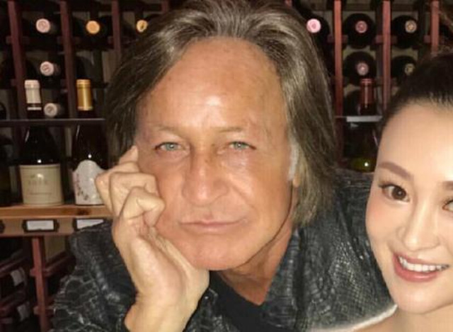 吴秀波:本就不是痴情人,又何谈人设崩塌?