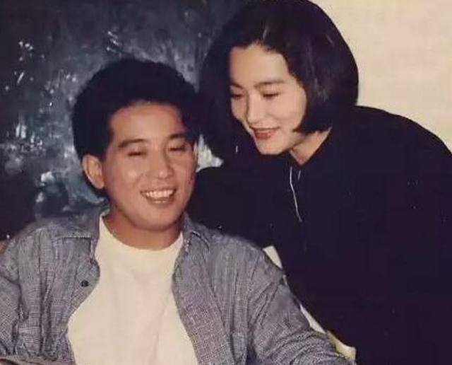 71岁秦汉近照,林青霞爱了他整整18年,网友:真是