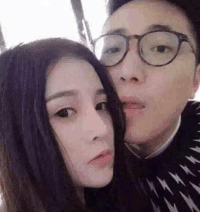 优衣库男主大换血?女主穿着靓丽与男友亲密
