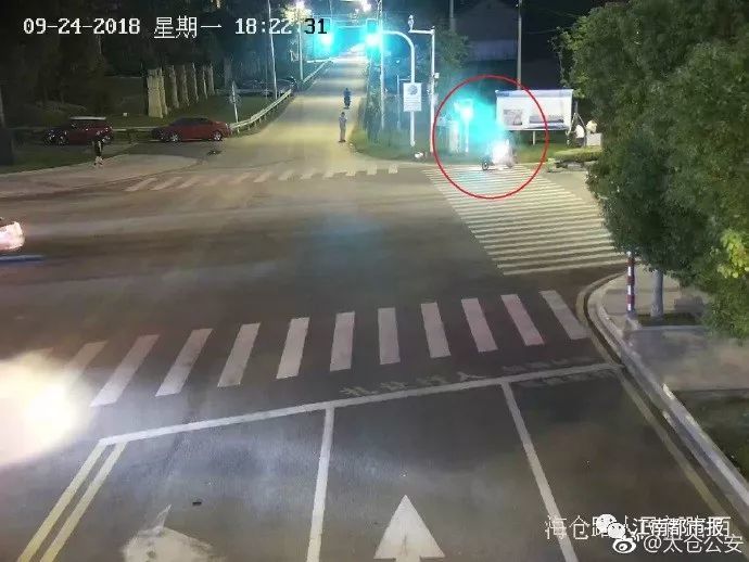 女子骑电动车感到坐垫发热 结果可怕的一幕发