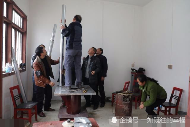 56岁老汉,用20年时间爱疯妻:你不离,我不弃