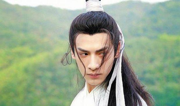 邓伦被曝与杨紫不和,解释两人真实关系,坦言会