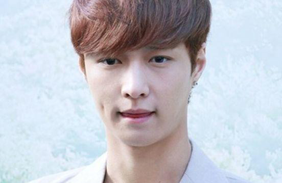 明星点外卖用什么名字:杨幂真自恋,张艺兴接地