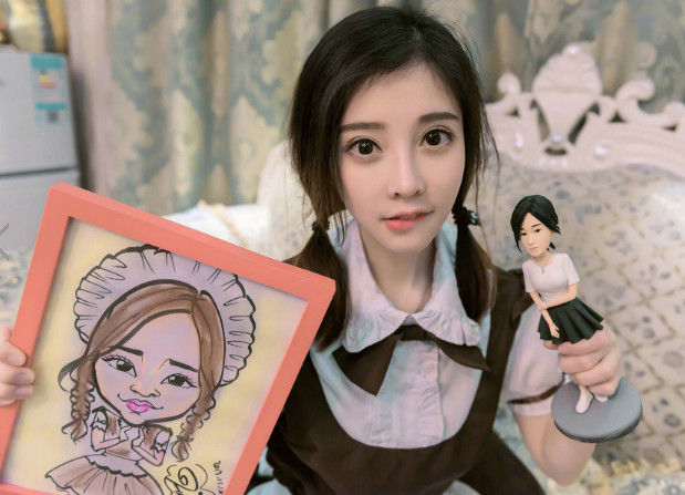 台湾美女直播,土豪送礼物要求换旗袍,下一秒让