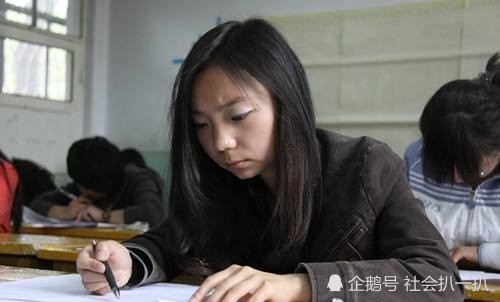 教师铁饭碗不好端,考教师编制3个硬性条件少任