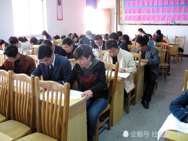 教师铁饭碗不好端,考教师编制3个硬性条件少任