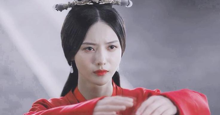 唐艺昕因吴秀波事件躺枪,微博仅回4个字,工作