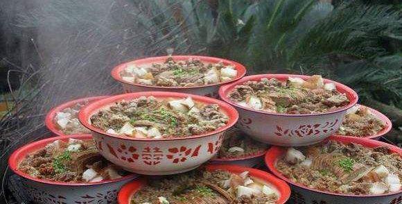 为什么东北人那么爱吃炖菜,东北人:天太冷,要烧