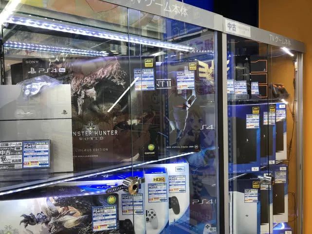 宅男圣地秋叶原 看到这一柜子switch 眼泪流了下来 看点快报