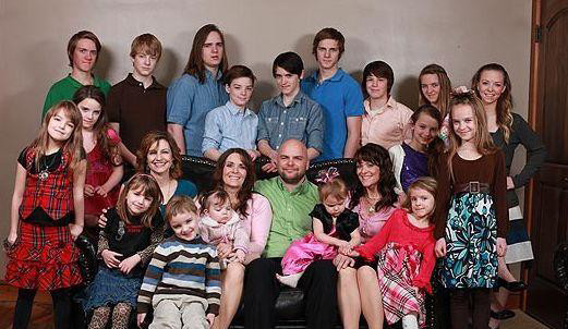 国仍实行一夫多妻,娶一个老婆要坐牢,至今未与中国建交