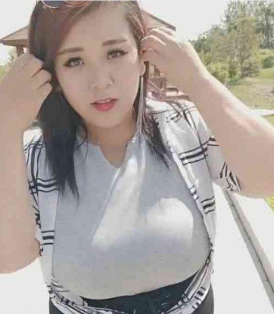 抖音最美的"胖子"小姐姐,解开衣扣发现丰满的上围,网友:好球