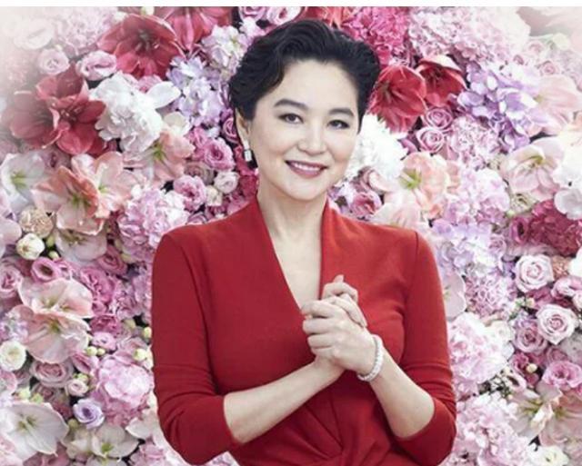 林青霞忍了那么久终于离婚,年轻时有多漂亮,现