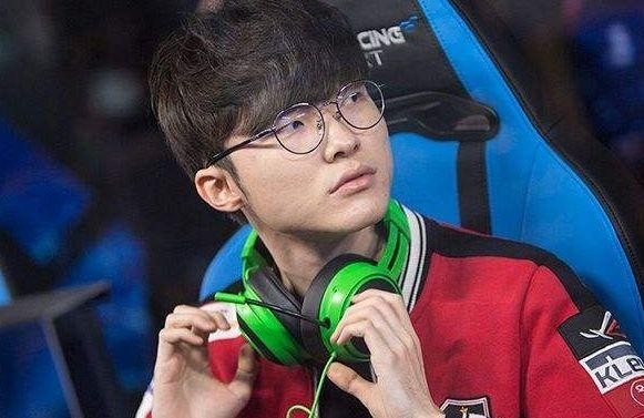 Faker果然是官方的宠儿,拳头改头像送手办,只