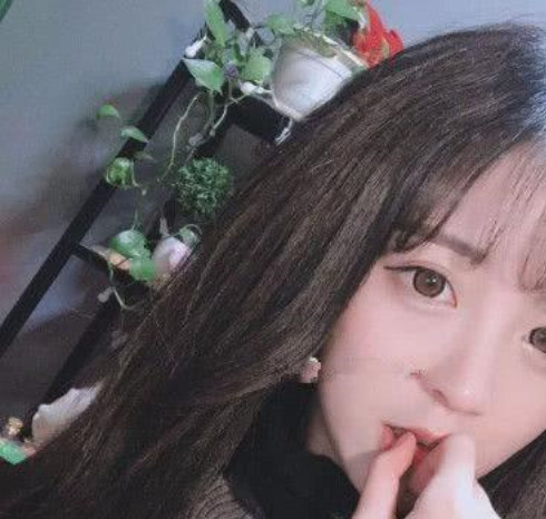 莉哥直播人气大跌,五千万打水漂?网友:虎牙肠