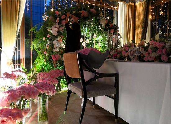 谢娜张杰结婚七周年庆祝,温馨有爱,网友偶遇到