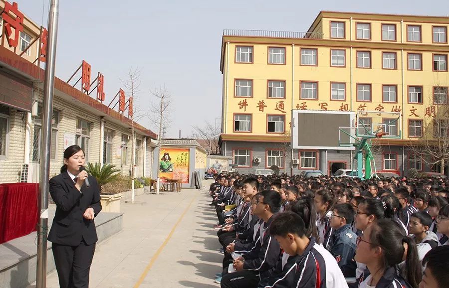 在唐县第五中学开展预防未成年人犯罪专题讲座