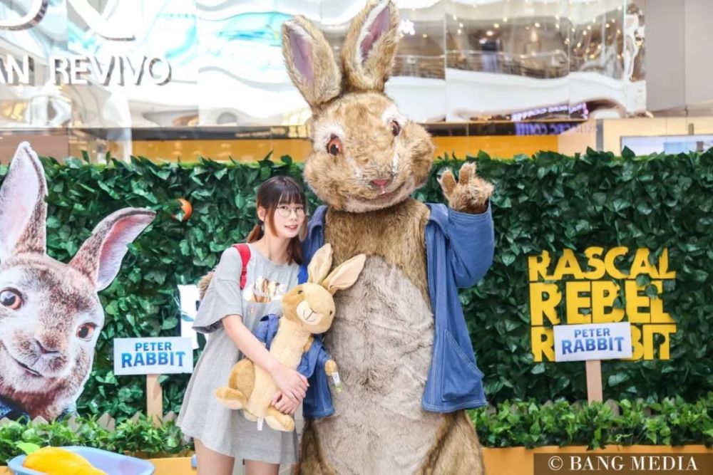 听说在周末和节日期间 这里还会有绘本故事交流会 更有萌兔总动员