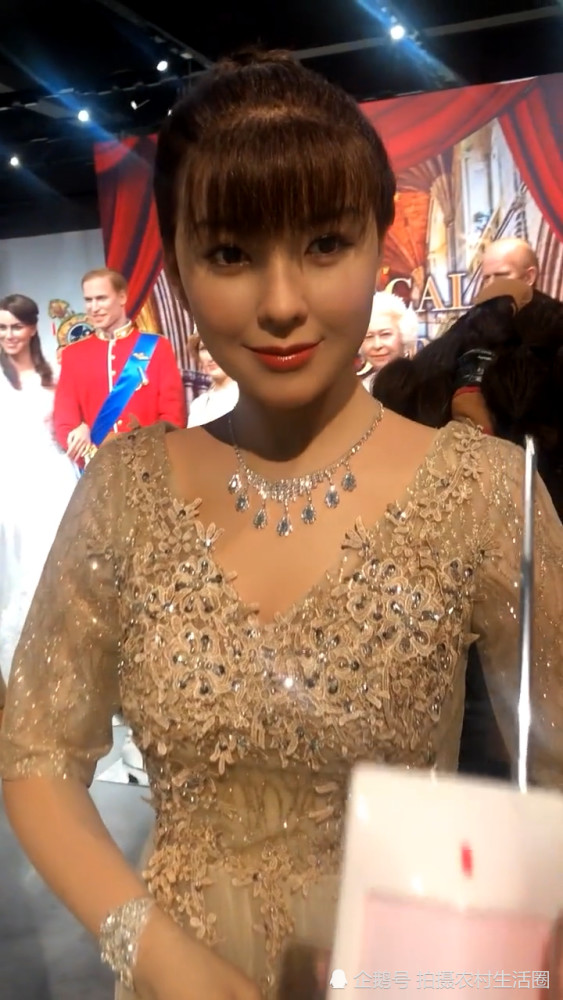 我相信未来美女机器人比真人差不了多少