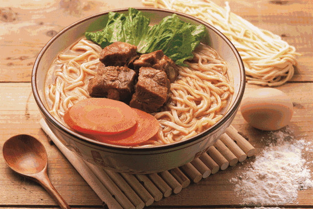 山西人注重面食,店内的面条全部都是师傅 手工制作,韧道十足,每一口都