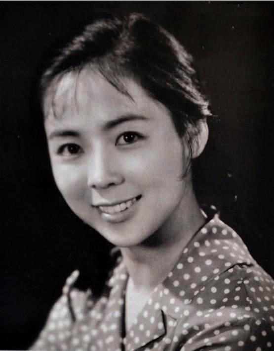 60年代美女演员,被谢晋推荐成名后,今77岁淡雅如菊
