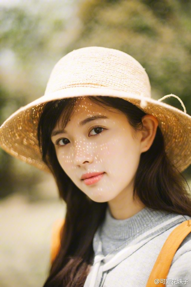 清纯脱俗的妹子