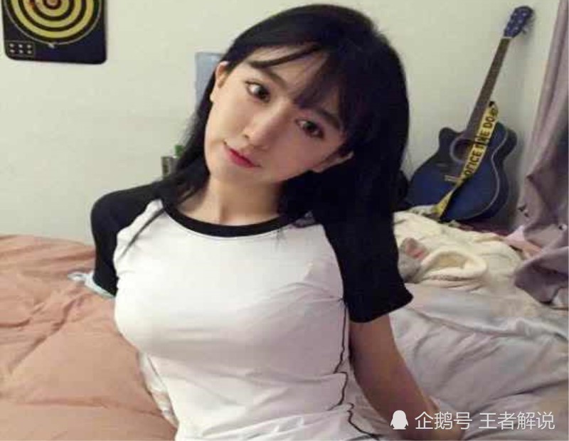 呆妹小霸王旧照流出!对a变王炸,网友:这几年你都经历了什么