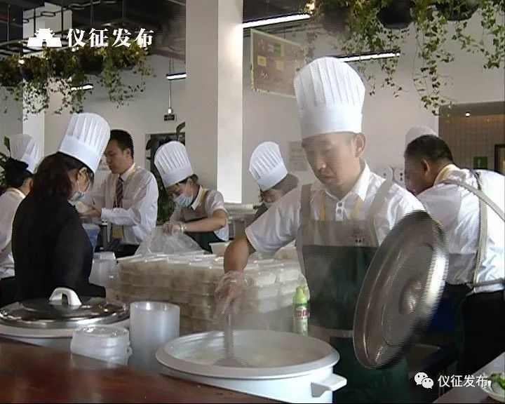 园博园 美食多种多样游客一饱口福 看点快报