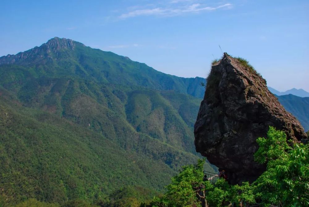 武宁神雾山:惊现"马克思石"!