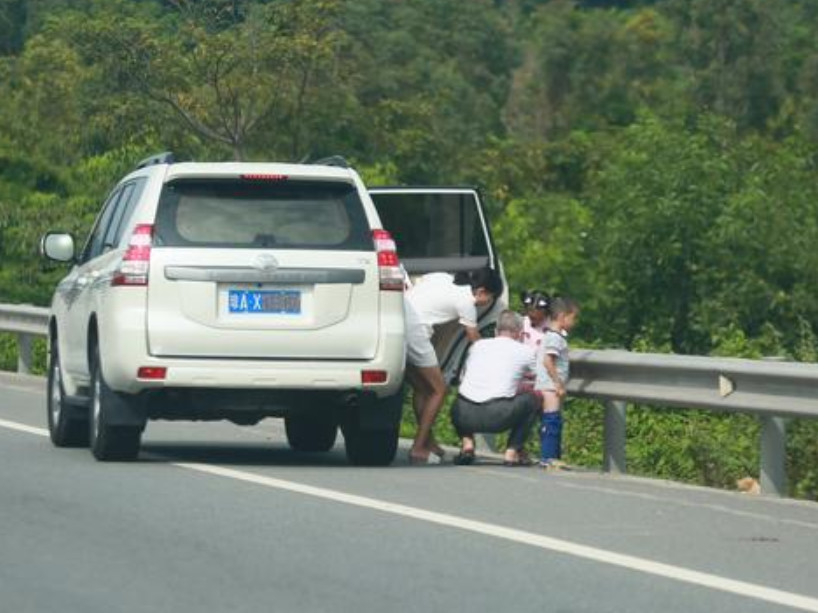 在高速上尿急该怎么解决?4种方法让你不再