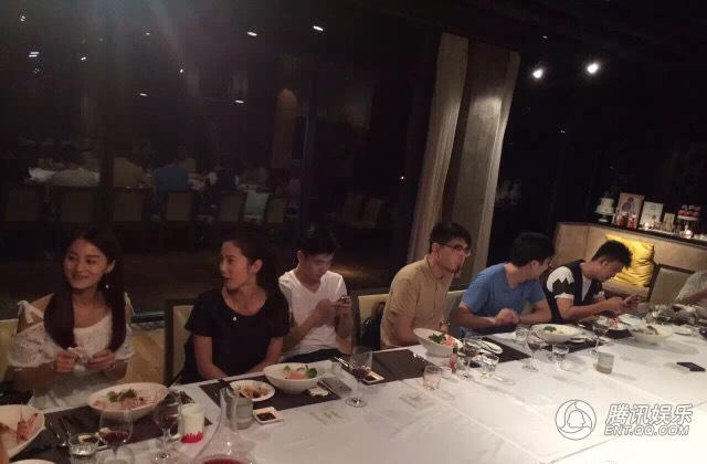 胡歌袁弘共赴同学会 庆上戏毕业十周年_学生时