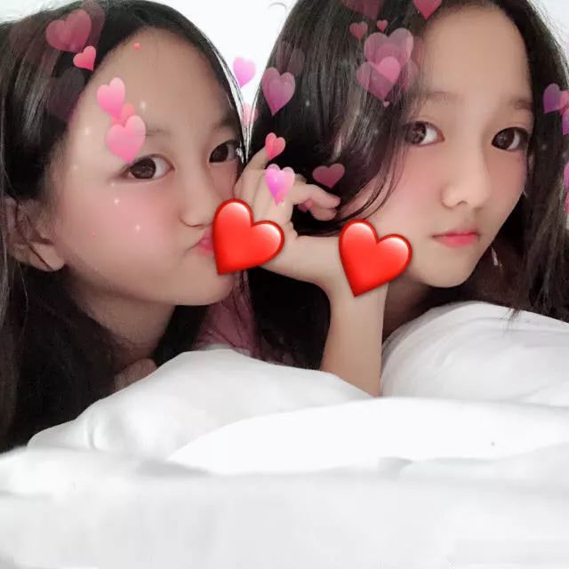 00后闺蜜团购物狂买奢侈品,星二代的朋友圈有多强大?